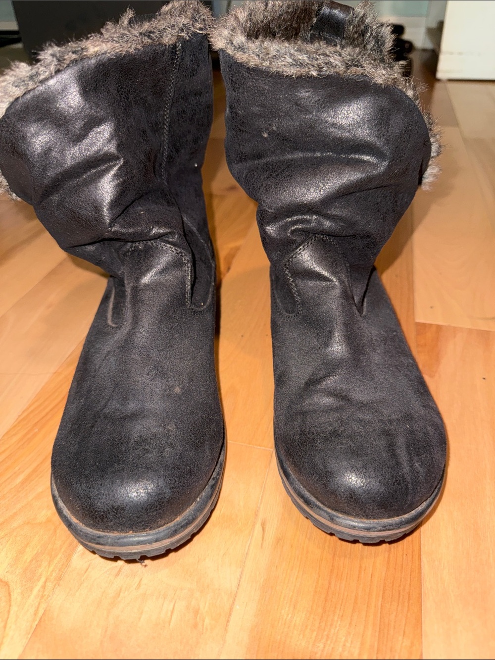 Candies Black Faux-Fur/ Slouchie Lined Ankle Booties, wear up or down! 9 - Picture 5 of 10
